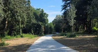 Izrađuju se pješačke staze, a park dobiva i novih 130 stabala