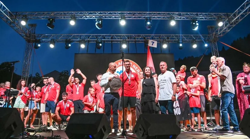 FOTO Gusari iz Komina prvi ušli u cilj u lađi koja je nosila ime Varaždinske županije te obilježja Tigrova i Roda