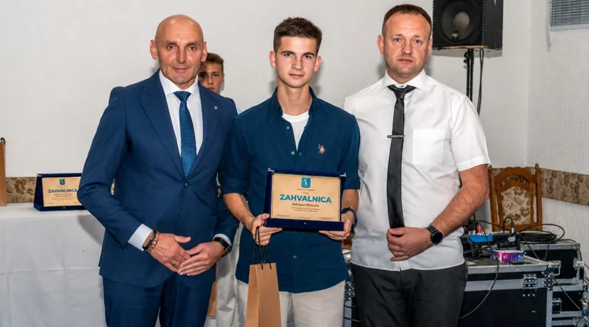 Mladi Šahist Adrian Petrus osvojio juniorski naslov do 17 godina