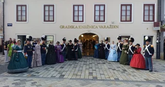 AUDIO "Dame u povijesnim haljinama" otvorile izložbu "Varaždinski purgar"