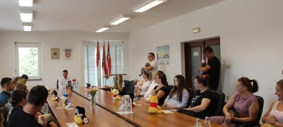 Veselo u Jalžabetu: Održan prijem za 11 beba i potpisano 10 ugovora za nekretnine i energetsku obnovu