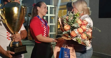 Brojni mještani, članovi kluba, načelnica i prijatelji dočekali europsku prvakinju Lorenu Horvat