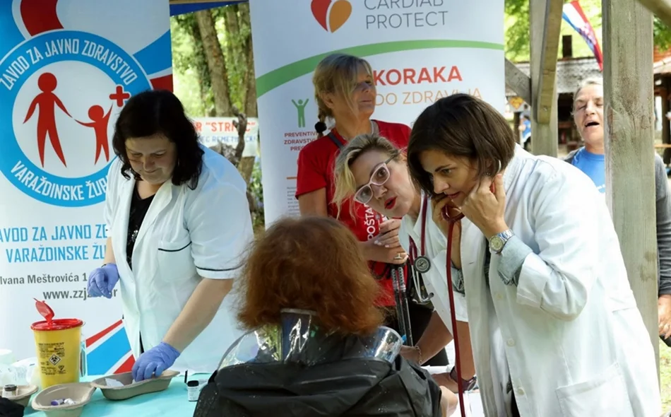 FOTO Sudjelovalo više od 300 hodača, a stigli su i zaljubljenici u prirodu iz Vojvodine