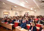 Kako umjetna inteligencija mijenja način na koji učimo, stvaramo, donosimo odluke i razvijamo industriju?