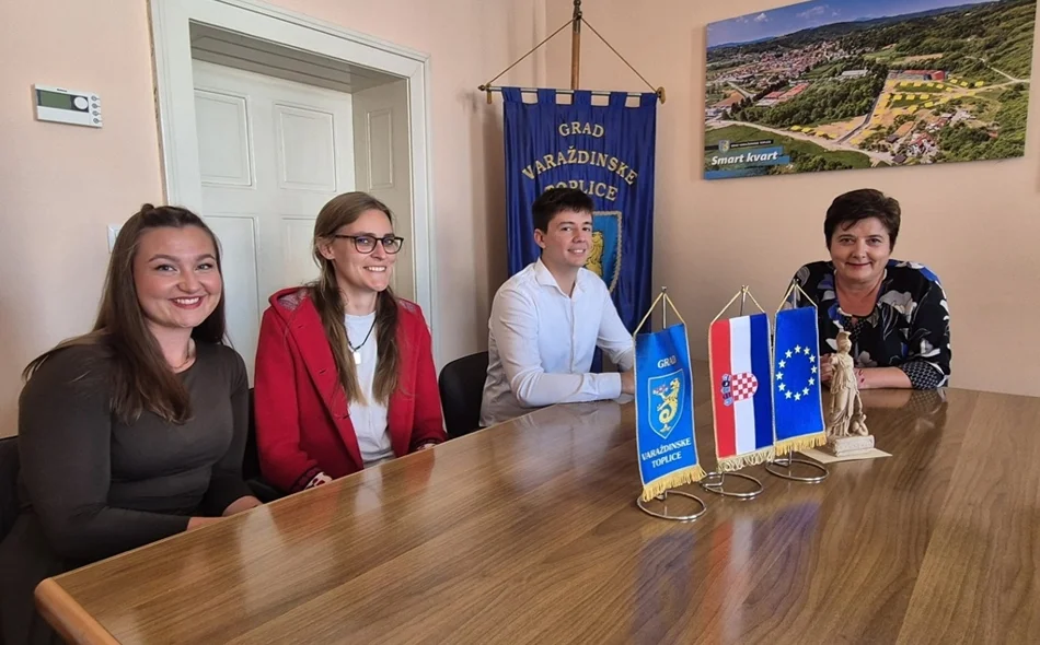 FOTO Mali folkloraši KUD-a Toplice zablistali na Vinkovačkim jesenima