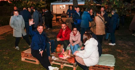 Nezaobilazni okusi i mirisi jeseni stižu u ivanečki park! Štruklji, razne slastice, gljivarski kotao, kesteni i puno dobre zabave