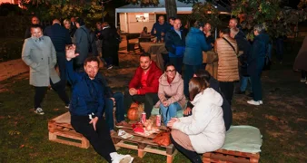 Nezaobilazni okusi i mirisi jeseni stižu u ivanečki park! Štruklji, razne slastice, gljivarski kotao, kesteni i puno dobre zabave