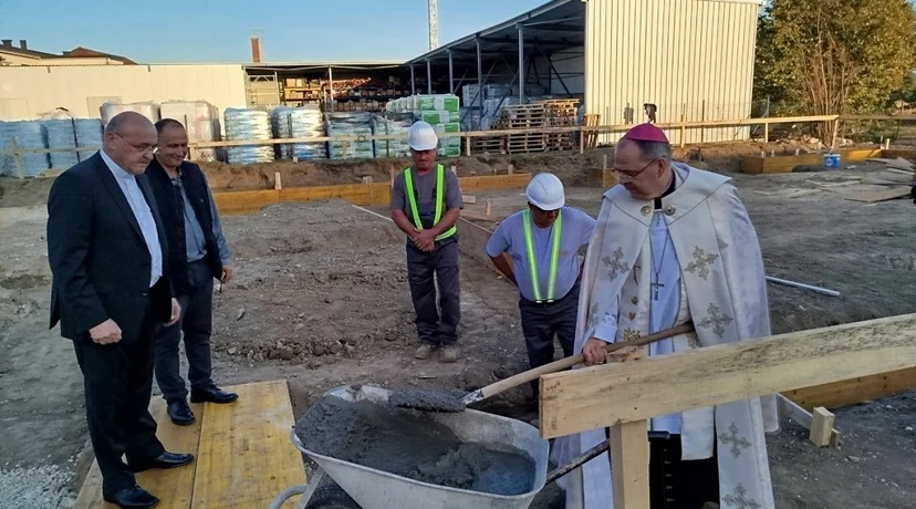 FOTO Biskup Radoš blagoslovio kamen temeljac novog Pastoralnog centra u Vidovcu