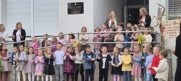 FOTO Uz pjesme, recitacije i igre proslavili 48. rođendan &bdquo;Latice&rdquo; i 48 godina predškolskog odgoja u Klenovniku