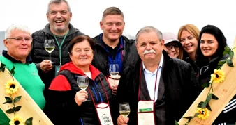 FOTO Ni kiša nije pokvarila raspoloženje sudionicima Wine &amp; Walka Cestica 2026.