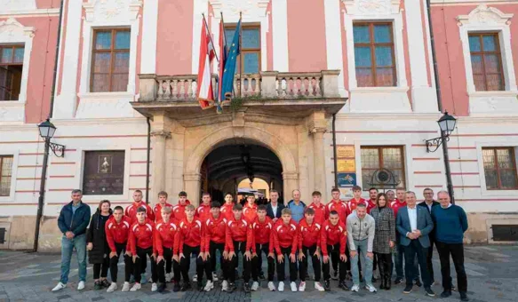 Druga gimnazija Varaždin u samom vrhu svjetskog nogometa, župan ih ispratio u Kinu