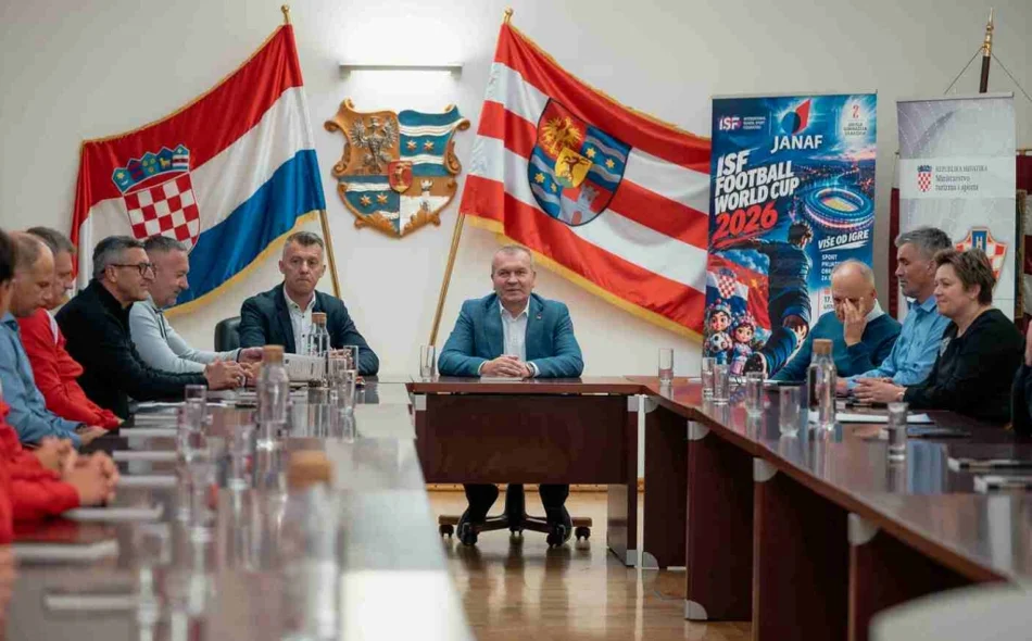 Druga gimnazija Varaždin u samom vrhu svjetskog nogometa, župan ih ispratio u Kinu