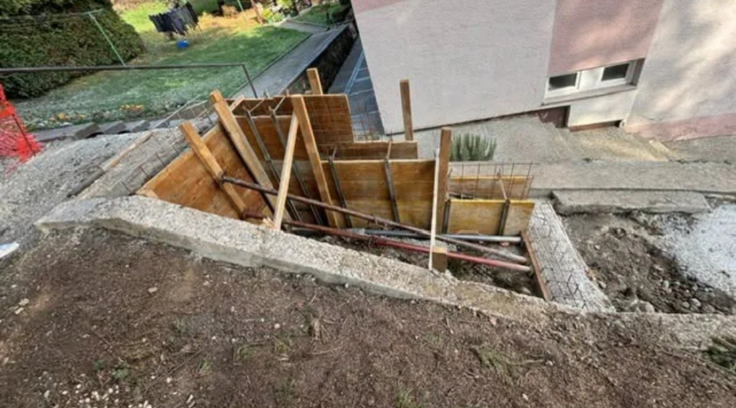 U tijeku je obnova vanjskog stubišta u Perivoju Marije Ružičke Strozzi