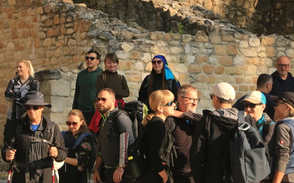 Prva šetnja ciklusa &bdquo;Korak kroz vrijeme&rdquo; spojila prirodu, povijest i druženje