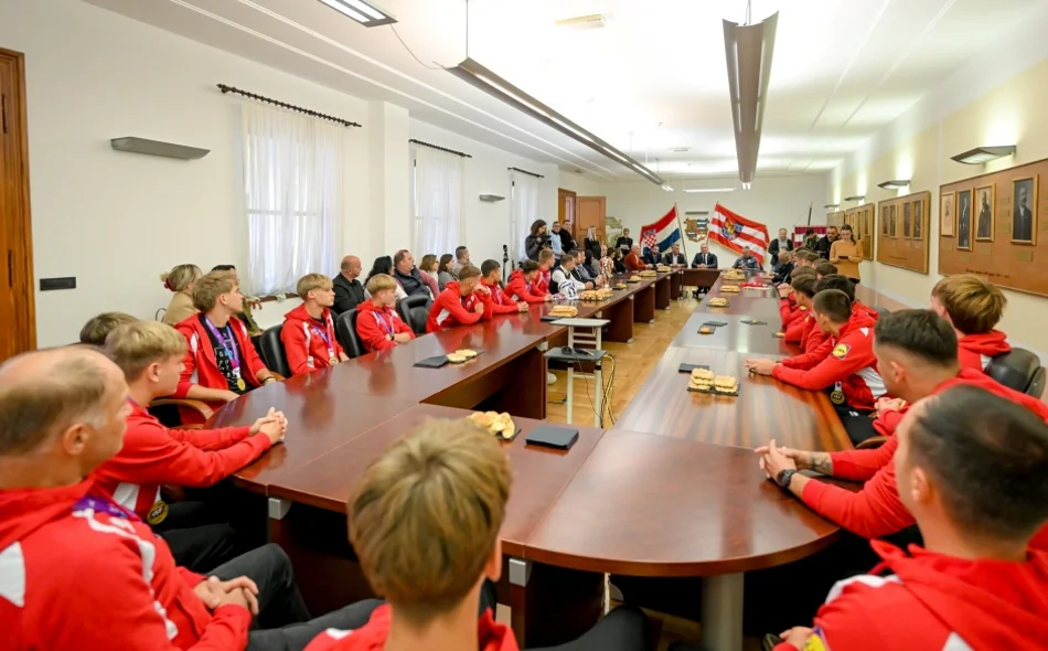 "Prije dvije godine otišli smo u Kinu, a nismo vidjeli Kineski zid. Ove smo godine otišli ponovo, osvojili zlato i vidjeli Kineski zid!