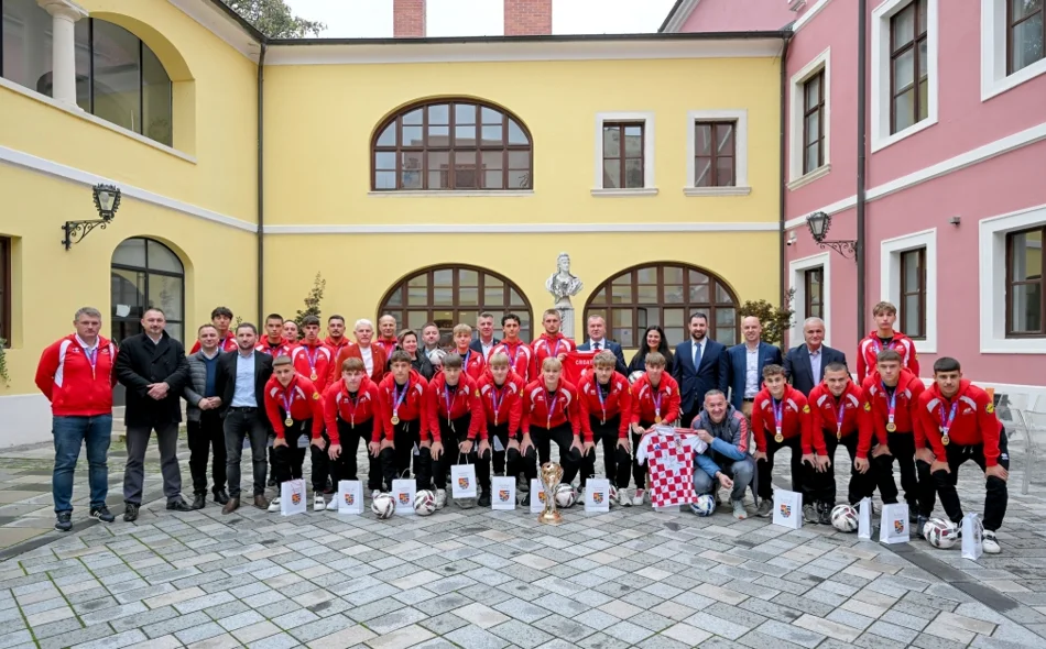 "Prije dvije godine otišli smo u Kinu, a nismo vidjeli Kineski zid. Ove smo godine otišli ponovo, osvojili zlato i vidjeli Kineski zid!
