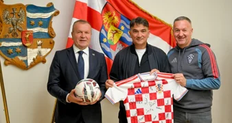 "Prije dvije godine otišli smo u Kinu, a nismo vidjeli Kineski zid. Ove smo godine otišli ponovo, osvojili zlato i vidjeli Kineski zid!