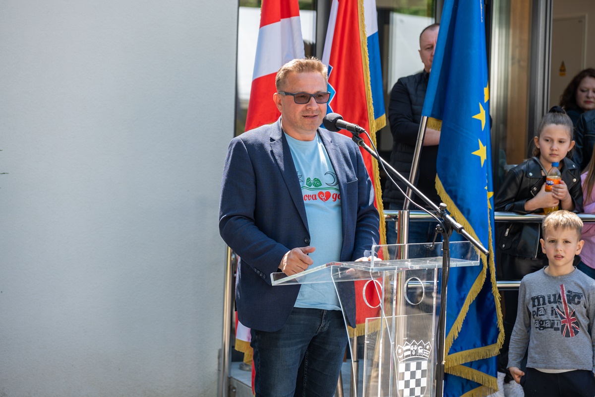 Brezova Gora Drustveni dom 14