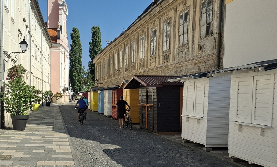 Spancirfest pripreme postavljanje kucica foto Robert Peharda 3 20250812