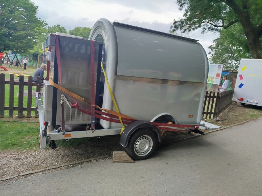 prikolica mobilna kuhinja 20250818