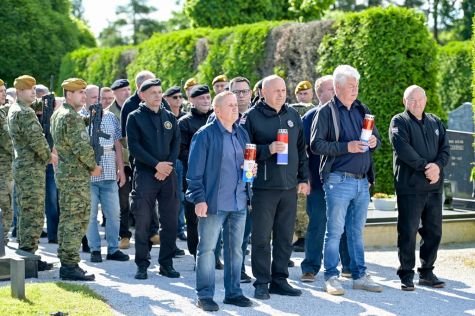 Polaganje vijenaca Dan drzavnosti varazdinsko groblje 10 20250529.jpg