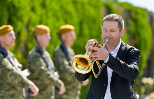 Polaganje vijenaca Dan drzavnosti varazdinsko groblje 18 20250529.jpg