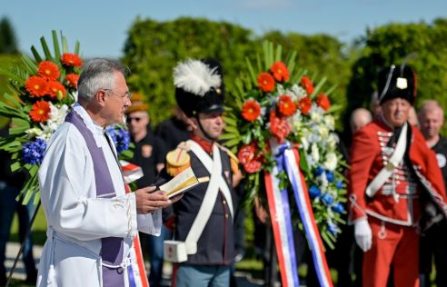 Polaganje vijenaca Dan drzavnosti varazdinsko groblje 1 20250529.jpg