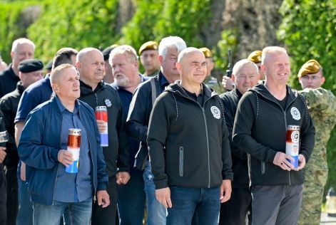 Polaganje vijenaca Dan drzavnosti varazdinsko groblje 9 20250529.jpg