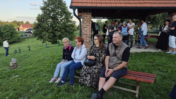 Matulov grunt - Tamno nebo nestaje - foto RR 25.jpg