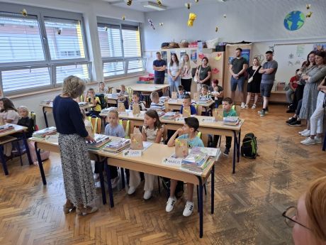 Osnovna skola Petrijanec prvi dan skole prvasici 11 20250909.jpg