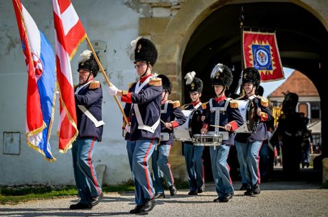 Susret povijesnih postrojbi Grad Varazdin 11 20250914.jpg