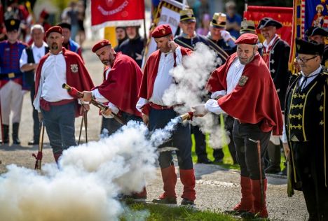 Susret povijesnih postrojbi Grad Varazdin 13 20250914.jpg