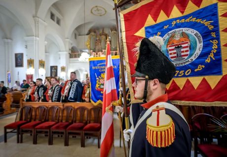 Susret povijesnih postrojbi Grad Varazdin 18 20250914.jpg