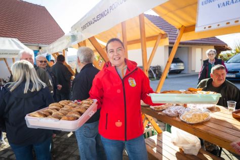 Otvori galeriju Etno_Voca_083.jpg