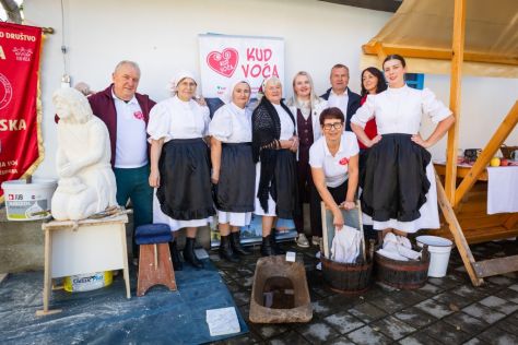 Otvori galeriju Etno_Voca_211.jpg