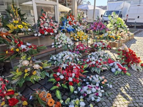 Otvori galeriju cvijece blagdan svi sveti 10 20251028.jpg