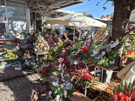 Otvori galeriju cvijece blagdan svi sveti 3 20251028.jpg