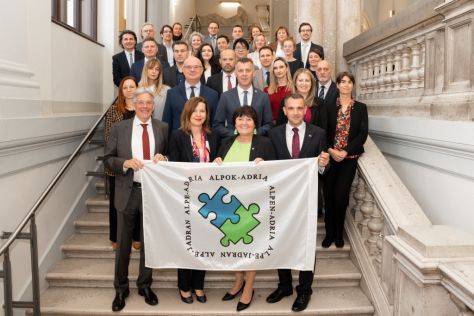naslovna_zajednicka fotografija predstavnika Saveza Alpe Jadran.jpg
