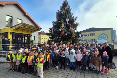 otb ukraseno drvce 13 20251212.jpg