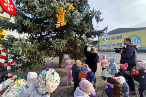 otb ukraseno drvce 16 20251212.jpg