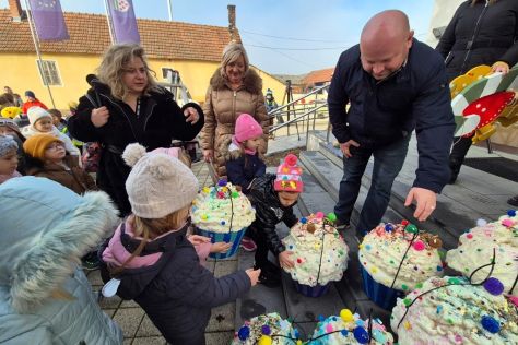 otb ukraseno drvce 17 20251212.jpg