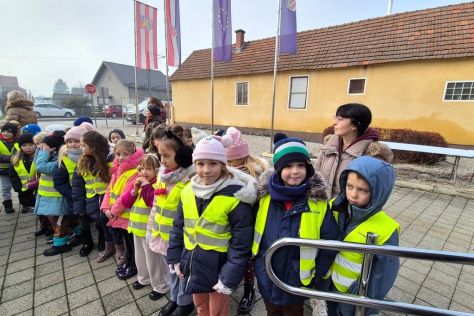 otb ukraseno drvce 3 20251212.jpg