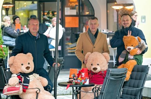 advent_u_atriju_kolaci_sarma_zaklada_vita_2025 27 20251221.jpg