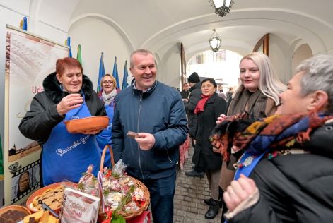 advent_u_atriju_kolaci_sarma_zaklada_vita_2025 6 20251221.jpg