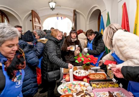 advent_u_atriju_kolaci_sarma_zaklada_vita_2025 7 20251221.jpg