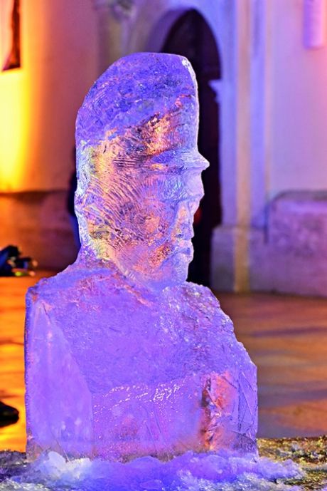 Ledene skulpture 25 3 20251224.JPG