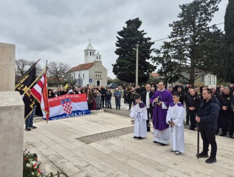 batch_pume-spomenik 10.jpg