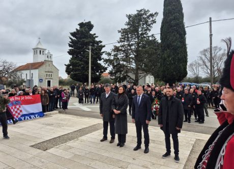 batch_pume-spomenik 8.jpg