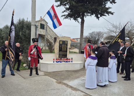 batch_pume-spomenik 9.jpg