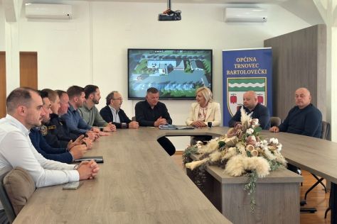 trnovec-potpisivanje ugovora-vatrogasni dom 12.jpeg